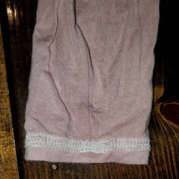 Light, Soft Long Sleeve Pale Pink Tee Medium - Picture 3 of 9